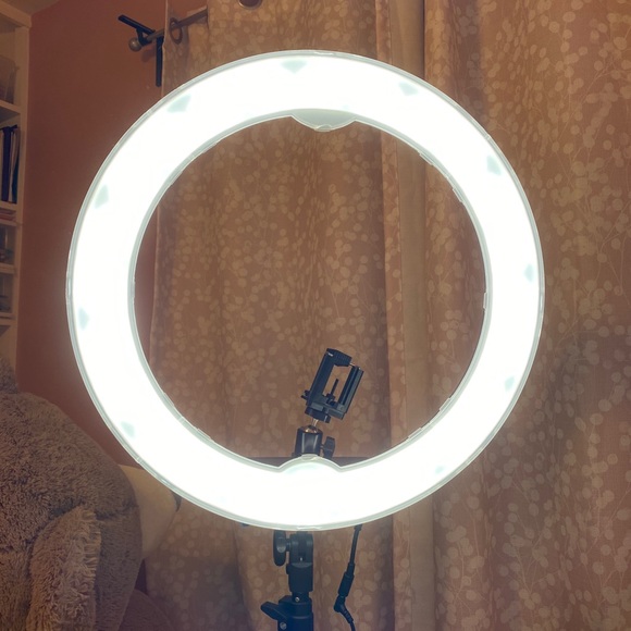 ring light - Picture 3 of 7